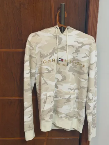 Moletom Tommy Hilfiger camuflado bege tamanho P ( ótimo estado )