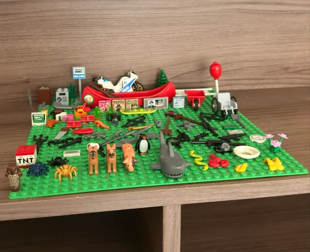 Vendo Acessórios Lego
