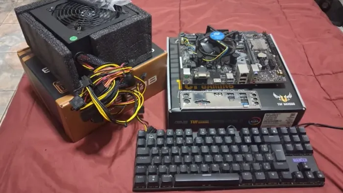 Kit PC A310 ASUS + Pentium Gold G5400 + Fonte 500W 80 Plus + Teclado Mecânico