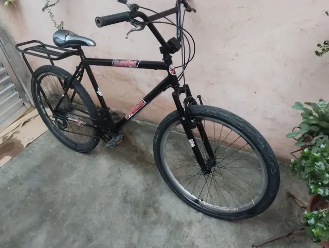 Bike aro 26 com marchas,amortecedor,rodas aero tudo em estado razoáveis.