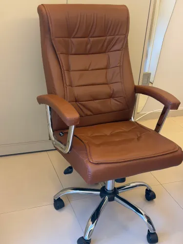 Cadeira de Escritório Presidente Reclinável - Marrom Caramelo