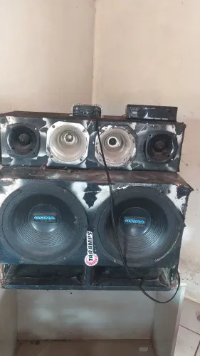 Vendo som automotivo 1.500 ele vai completo