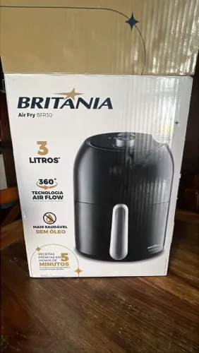 Air fry Britânia 3 litros, 220V - Nunca usada