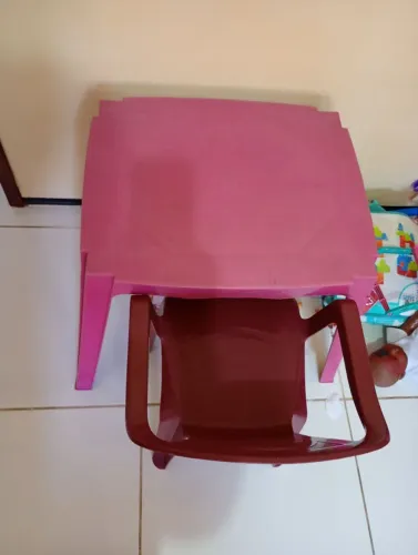 Mesa infantil menina