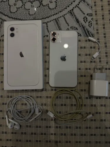 iPhone 11 Branco - 64GB