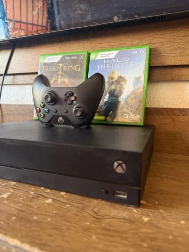 Xbox One X 1T. Recebo seu console na troca.