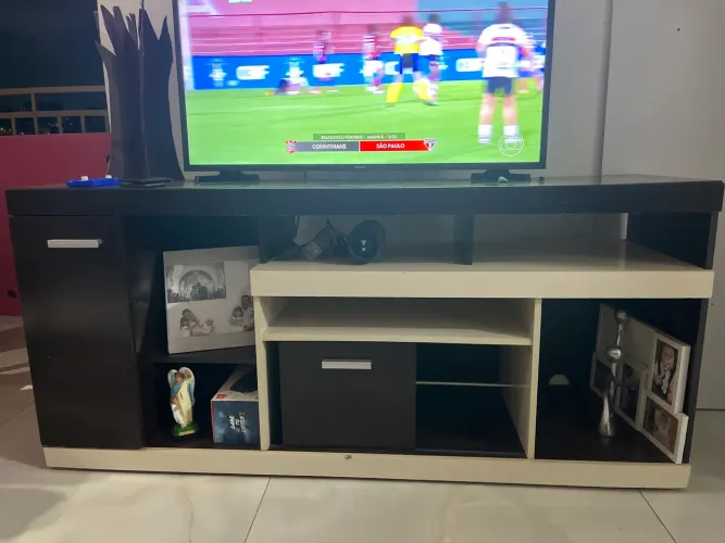 Rack para TV tabaco e Marfim