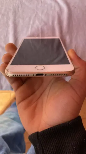 iPhone 8  plus 