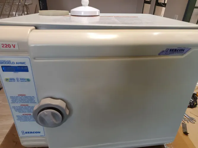 Autoclave Sercon 21L, 220V, com Reservatório, 6 meses de garantia