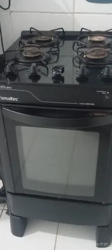 Vende se um fogão de vidro