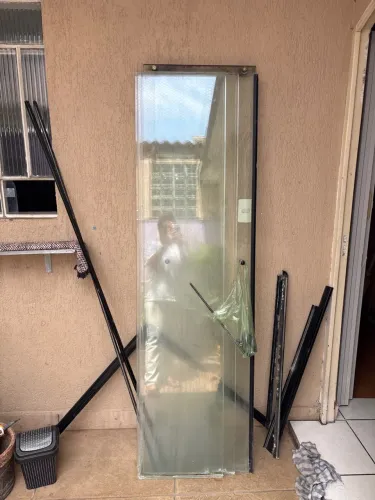 Box de vidro em L 4 peças de vidro temperado e ferragens em alumínio
