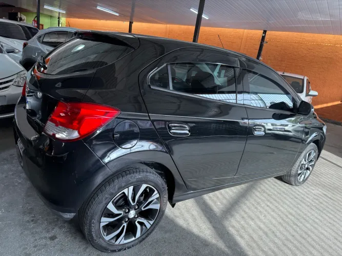 Chevrolet Onix Hatch LT 1.0 8V Flex Power Mec. 4P 2013