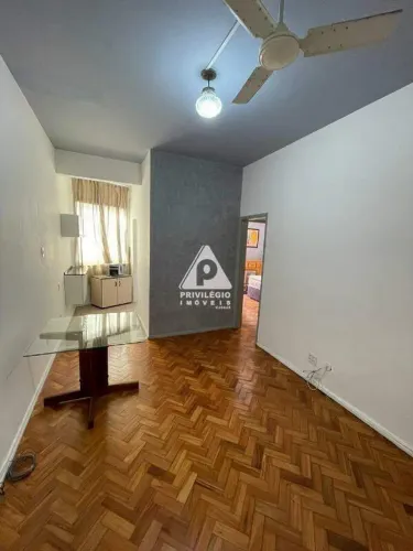Sala e Quarto Bem Localizado na Tijuca  Barão de Mesquita
