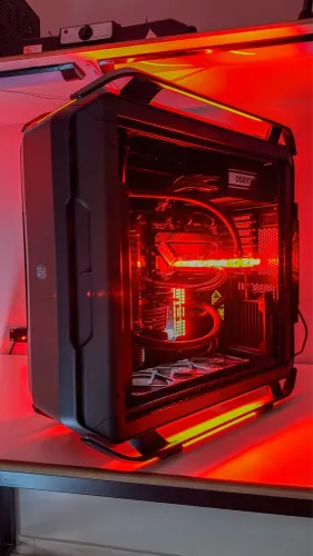 PC GAMER EXTREME CUSTOM LOOP