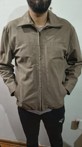 Jaqueta de couro tamanho M cor caramelo marca bwr estilosa masculino