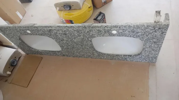 Pia de banheiro dupla