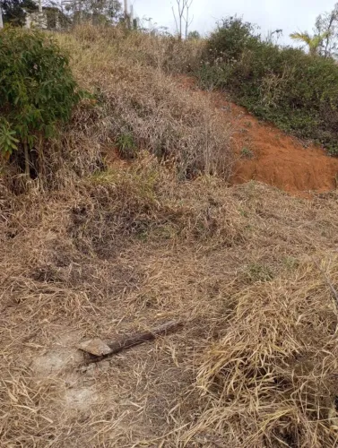 Vendo terreno com 800 metros quadrados
