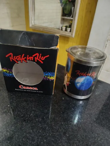 Caneca do rock in Rio na caixa
