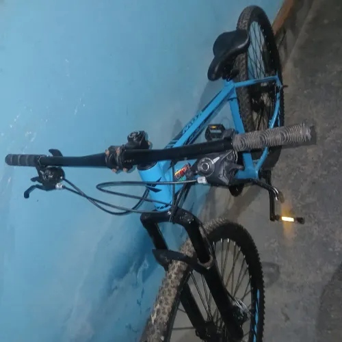 Bicicleta krw semi-nova, apenas cubo traseiro quebrado, valor a negociar