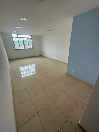 ALUGA-SE EXCELENTE SALA COMERCIAL