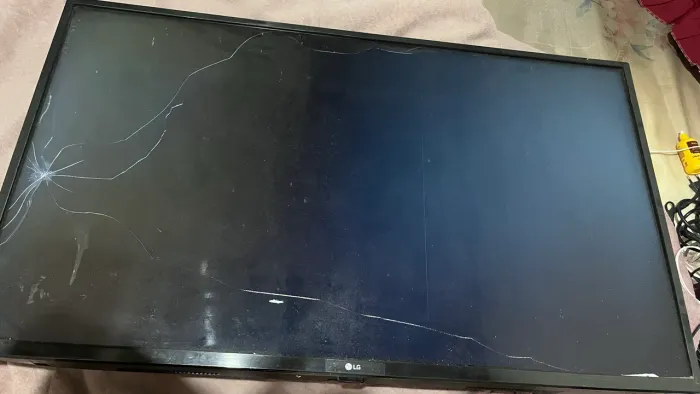 SMART Tv LG 43 COM DEFEITO