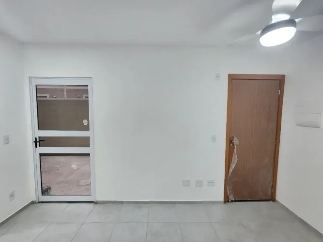 Apartamento com 2 quartos para alugar, 41 m² por R$ 1.576/mês - Jardim Alvorada - Condomín