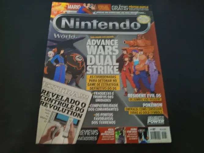 Revista de videogames Nintendo World 87 com poster duplo