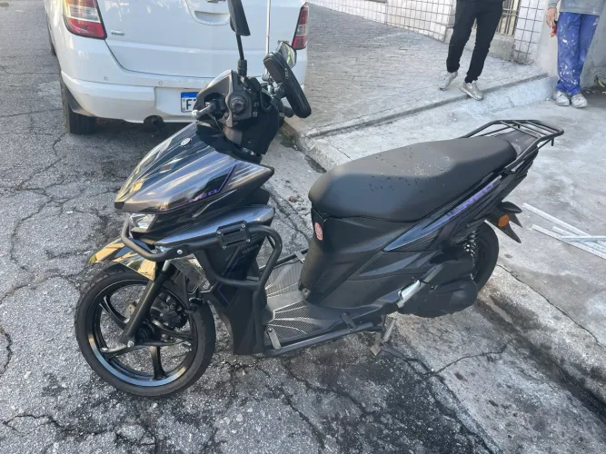 Yamaha neo zerada com protetor de carenagem e baú, baú não está nas fotos mas tem
