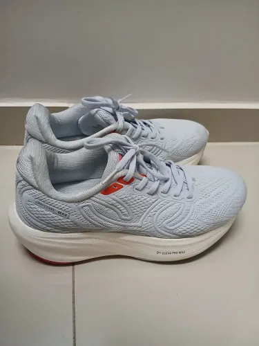 Tênis Corre eleva pro max