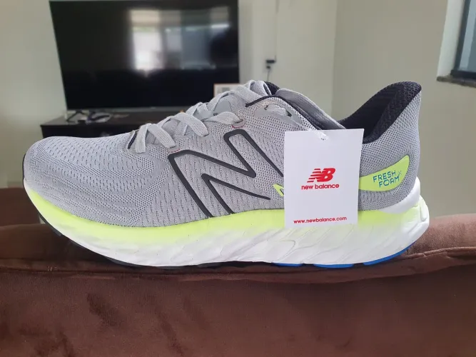 New Balance Evoz