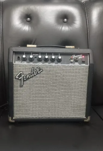 Amplificador Cubo Para Guitarra Fender Frontman 15G (Somente Retirada)