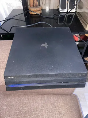 VENDE-SE PS4 SEMINOVO. (TBM TROCO EM IPHONE DO MEU INTERESSE)