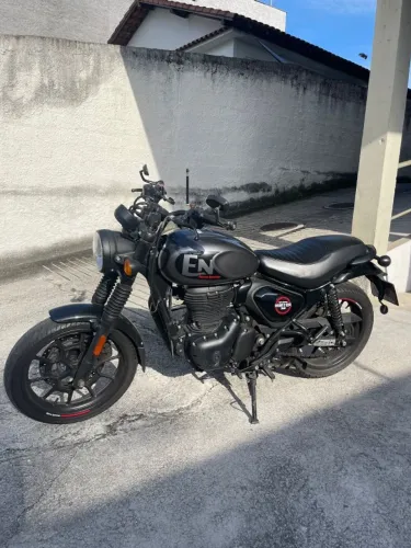 Hunter 350 pouquíssimo rodada e estilizada. Muito nova. Raridade! ACEITO CARTÃO E FINANCIO