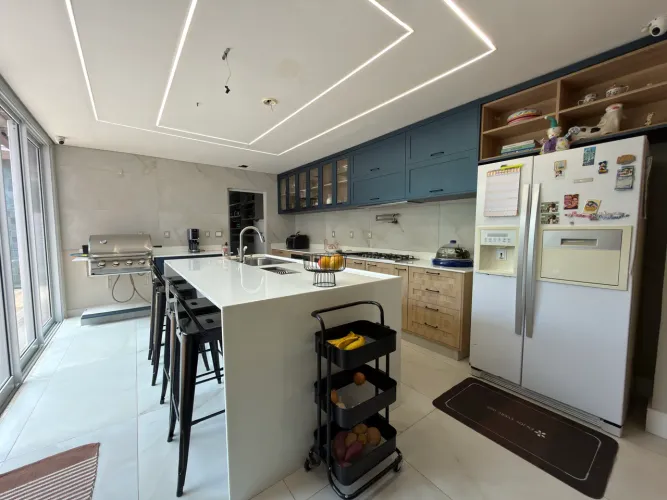 Casa Duplex Mobiliada para Locação no Condomínio Saint Tropez em Adrianópolis