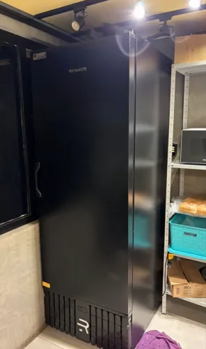 REFRIGERADOR E FREEZER VERTICAL PRETO 570l REFRIMATE