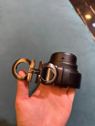 CINTO - FERRAGAMO - PRETO E MARROM