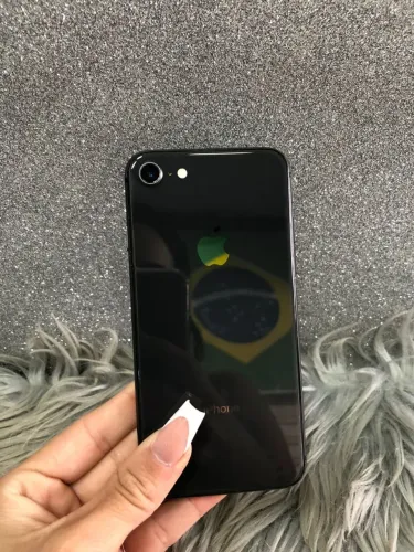 IPHONE 8