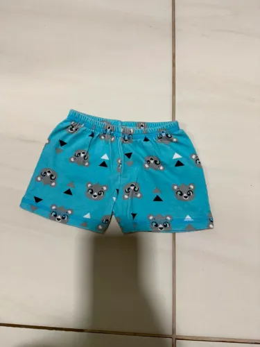 Peças de roupas de bebê