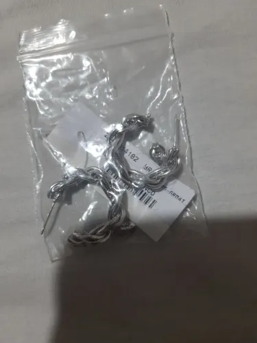 Vende-se Brinco de argola entrelaçada da Morana