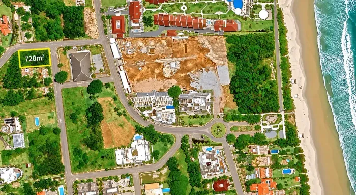 Imóvel para venda tem 720 metros quadrados em Praia Brava - Florianópolis - SC