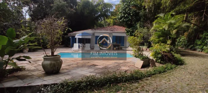 Sítio de luxo em Muriqui - Niterói: 450m², 4 quartos, 6 banheiros por R$ 4 milhões - Venda