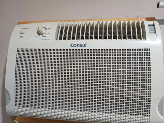 Ar-Condicionado Consul 7.500 BTUs - Liga, mas Não Gela - Para Conserto ou Peças