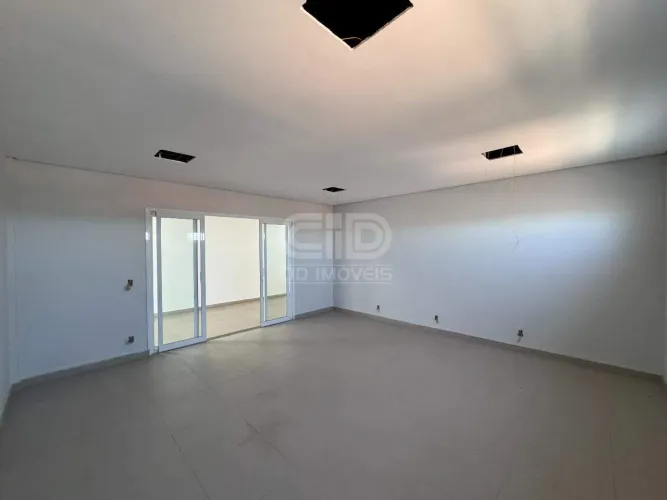 Sala com 36m² atrás da Bluefit da Av. Fernando Correa