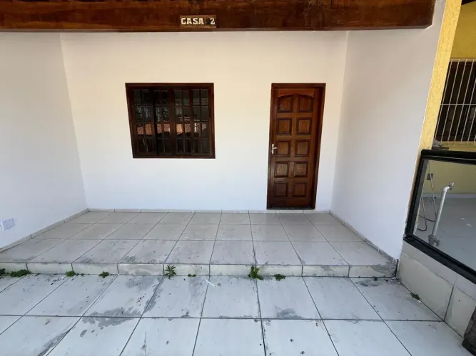 Casa para aluguel tem 100 m² com 2 quartos em Ponta Grossa - Maricá - RJ