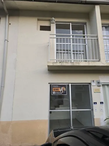 Casa com 2 quartos em condominio