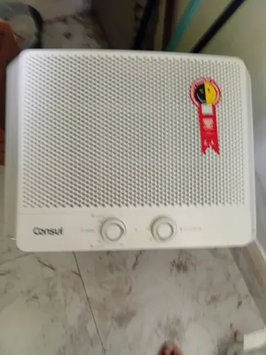Eu estou vendo ar-condicionado seme novo 7500 tomanda 110 alguém tive interesse * 