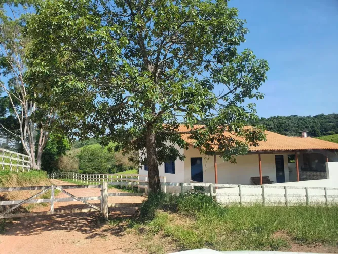 Fazenda 102 Alquerires, Casa Sede Simples 2 Dorms, Boa Localização, Cruzilia MG Valor 10 M