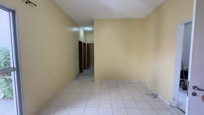 Apartamento térreo para aluguel tem 65 m2 com 3 quartos sendo 1 suíte em Coqueiro - Ananin
