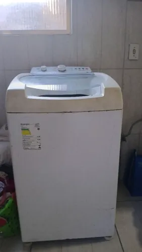 Máquina de lavar roupas.