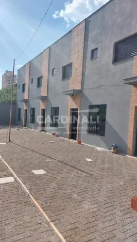 Pequeno condomínio em ótima localização.